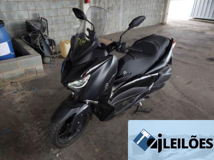 YAMAHA XMAX 22/22
